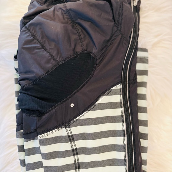 Lululemon Sea Stripe Mint Moment Black Jacket - Picture 6 of 7